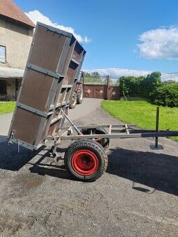 Sklápěcí kára za traktor