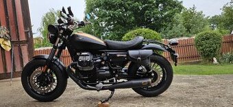 Moto Guzzi v9 Bobber