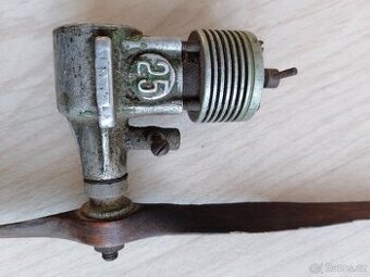 Detonační modelářský motorek