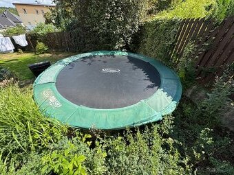 Trampolína