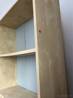Regál IKEA (knihovna)