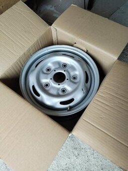 Nové originální nepoužité plechové disky na Ford Transit