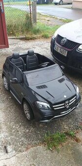 Elektrické auto Mercedes - 1
