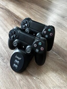 Nabíjecí stanice pro PS4 ovladače