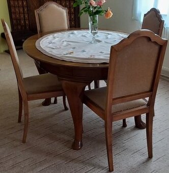 Starožitný rozkládací oválný jídelní stůl + 4 nově čalouněné