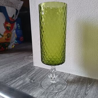 Skleněná váza - číše ?