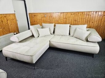 ROHOVÁ SEDACÍ  SOUPRAVA- EL. VÝSUVEM