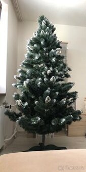 Umělý vánoční strom