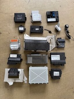 Prodám náhradní díly Audi A8 D3