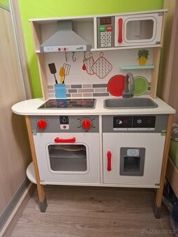 Dřevěná kuchyňka + příslušenství