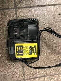 Prodám nabíječku Dewalt DCB112