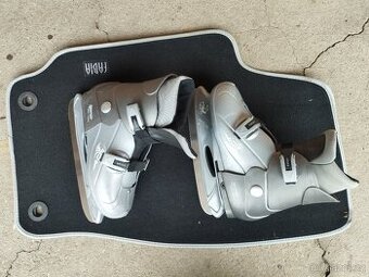 Prodám dětské stavitelné brusle - 2 páry