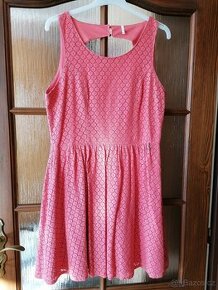 Dámské krajkové šaty korálové ONLY 42