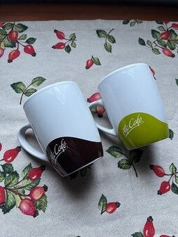 2 hrnky na kávu na MC Café McDonalds