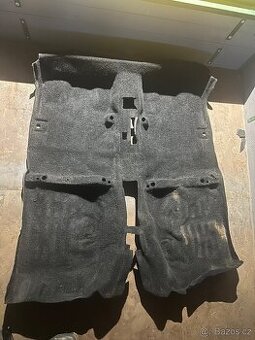 Koberec podlahy Suzuki Jimny