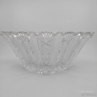 Broušená křišťálová mísa