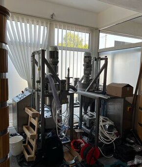 2x dávkovací stroj