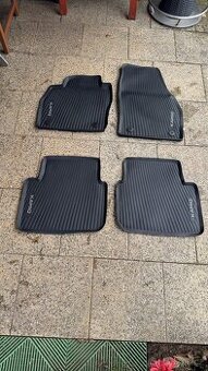škoda Kamiq koberečky originální gumové-4 jako nové
