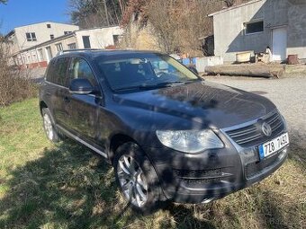 VW Touareg 3.0 TDI MANUÁL