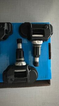 Zánovní sadu 4x TPMS senzorů z Mercedes GLC 2022