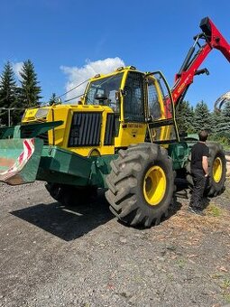 Lesní traktor LKT 130 ITL