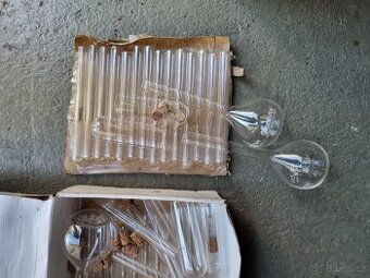 Laboratorní sklo – zkumavky, baňky, mix