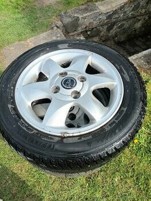 Zimní pneu s alu disky 185/60R15