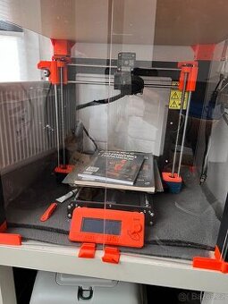 Prusa i3 MK3s + IKEA LACK with plexiglass + 5 filaments