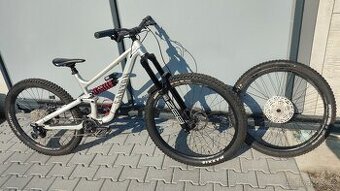 Canyon torque AL5 vel.M, kola 29", rok 2022