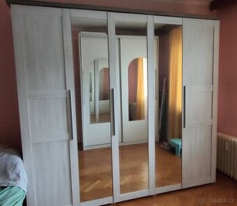Bílá ložnice