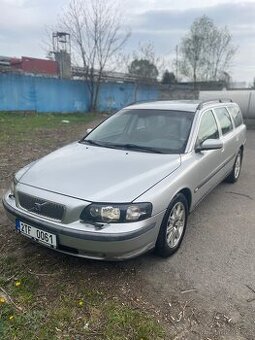 Volvo v70 spěchá