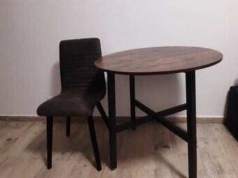 Jídelní stůl + židle