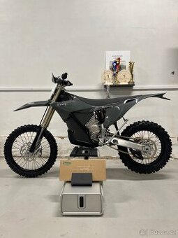 Stark Varg EX Enduro 80hp 2025 ihned k dispozici