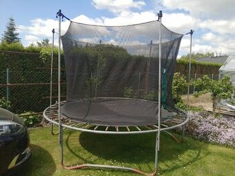 Trampolína