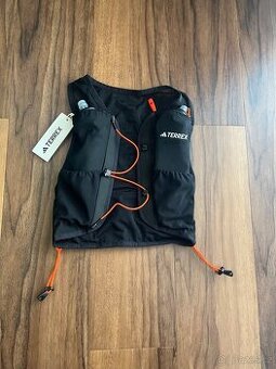 Běžecká vesta vestička s láhvemi Adidas Terrex Trail Running