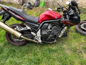 Rozprodam Yamaha FZS 1000 Fazer 01-05 na dily.
