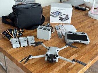 DJI Mini 3 Pro Fly More Combo + DJI RC – TOP STAV + přísluš.