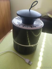 UV lampa proti komárům, mouchám a ostatnímu hmyzu