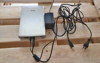 Externí box na IDE (pata) disky s 10gb Caviar hdd.