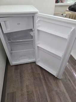 Mini lednice ETA 236790000F s mrazákem - TOP stav