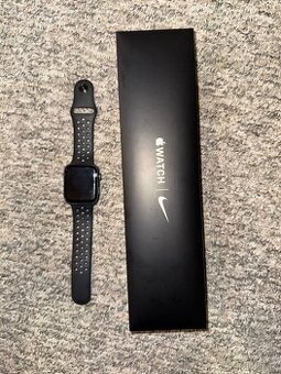Apple watch SE (1.generace) NIKE edice 44mm.