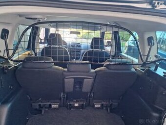ŠKODA Yeti přepážka-klec pro psa