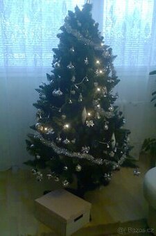 VÁNOČNÍ STROMEČEK CCA 160 CM