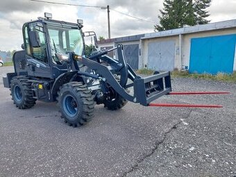 Kolový nakladač TH920