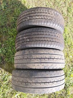 Pneu 235/65 R16C