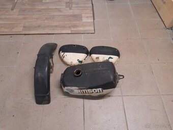 Nádrž,kastlíky,přední blatnik Simson