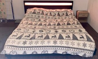 Manželská postel s led osvětlením