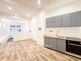 Prodej bytu po rekonstrukci, 1+kk, 43 m², ul. U brány, Znojm