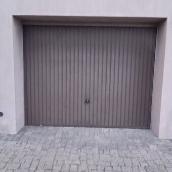 Garážová vrata výklopná