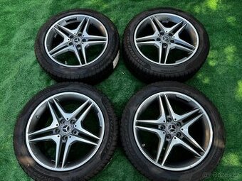 Originál alu kola Mercedes GLA R18 zimní AMG